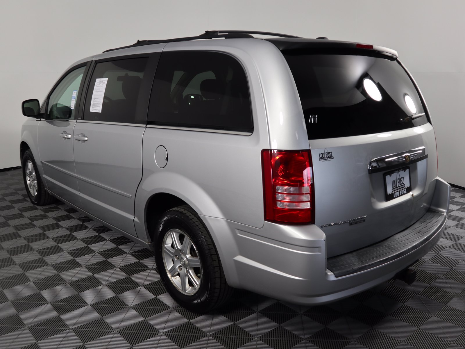 PreOwned 2008 Chrysler Town & Country Touring FWD Mini