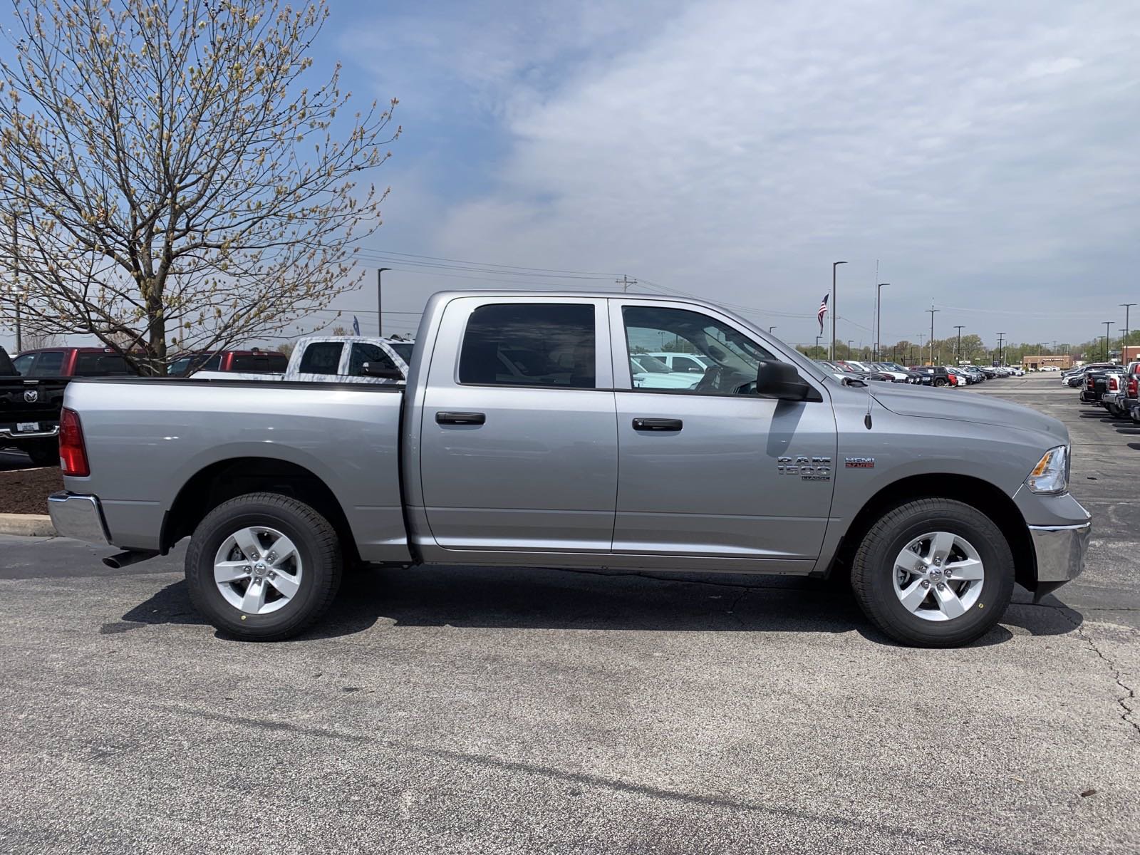 New 2020 RAM 1500 Classic Tradesman 4×4 Crew Cab